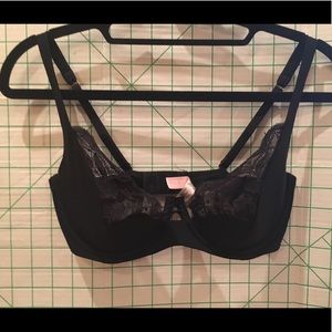 Victoria’s Secret Bras 34D